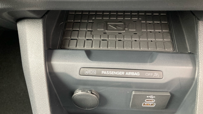 Ford Transit Courier Diesel 1.5 EcoBlue Active Van - Image 23